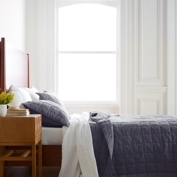 Quince European Linen Box Quilted Sham Set Standard BNWT MINOR DEFECT - Picture 2 of 4